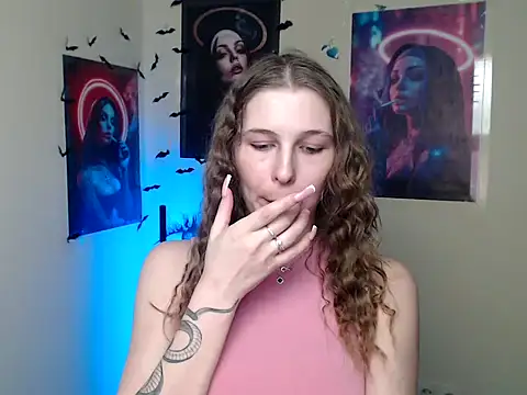 Snapshot of StrangerGi chatting on March 2026 07:09:02 PM StrangerGi online show from March 2026 07:09:02 PM