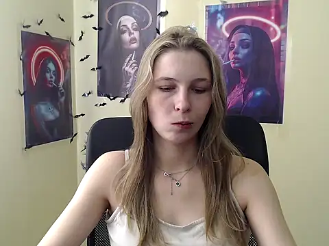 Snapshot of StrangerGi chatting on April 2026 06:00:02 AM StrangerGi online show from April 2026 06:00:02 AM