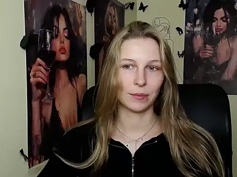 Snapshot of StrangerGi chatting on April 2026 11:31:01 AM StrangerGi online show from April 2026 11:31:01 AM