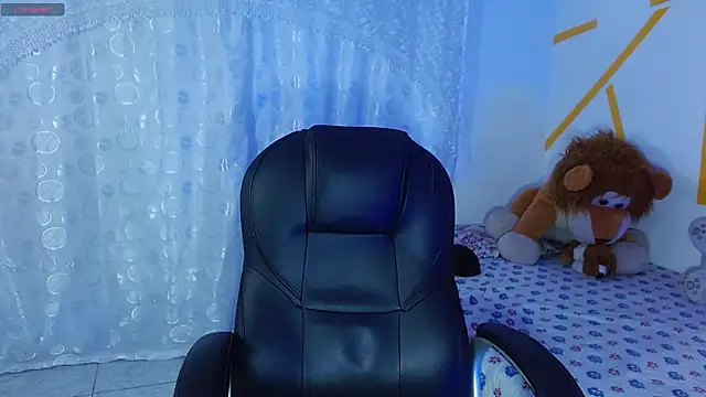 Matthew Boy  online show from December 2024 04:42:02 AM