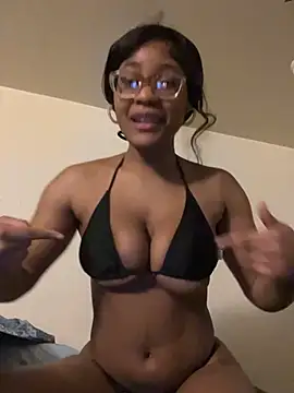 summerspeacee online show from February 2025 11:28:02 AM