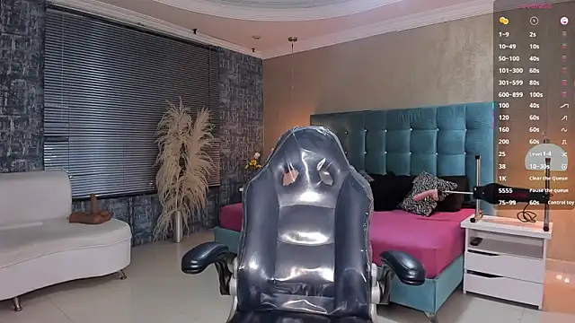 MelanieRioss online show from September 2025 01:02:02 PM