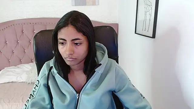 Snapshot of shaneelle chatting on November 2025 03:05:02 AM shaneelle online show from November 2025 03:05:02 AM