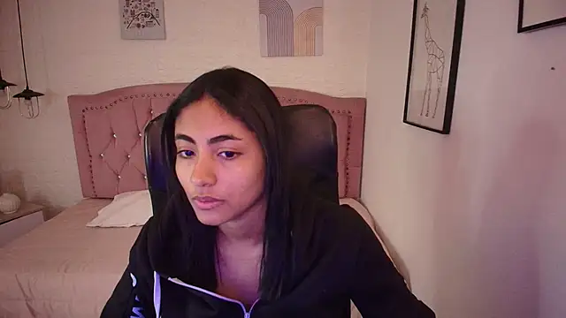 Snapshot of shaneelle chatting on November 2025 03:04:01 AM shaneelle online show from November 2025 03:04:01 AM