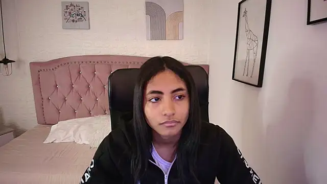 Snapshot of shaneelle chatting on November 2025 03:01:02 AM shaneelle online show from November 2025 03:01:02 AM