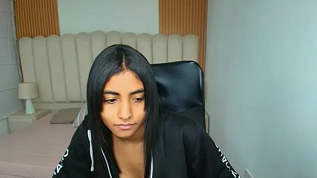 Snapshot of shaneelle chatting on February 2026 03:10:02 AM shaneelle online show from February 2026 03:10:02 AM