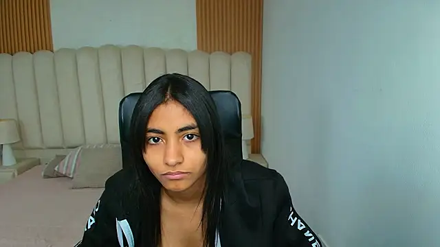 Snapshot of shaneelle chatting on February 2026 03:02:01 AM shaneelle online show from February 2026 03:02:01 AM