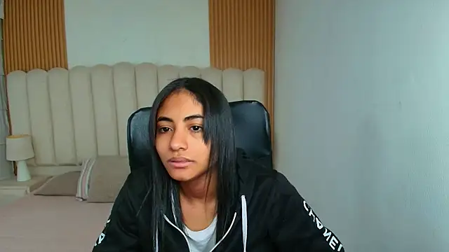 Snapshot of shaneelle chatting on February 2026 03:03:02 AM shaneelle online show from February 2026 03:03:02 AM