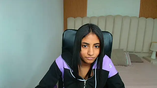 Snapshot of shaneelle chatting on February 2026 06:26:01 AM shaneelle online show from February 2026 06:26:01 AM