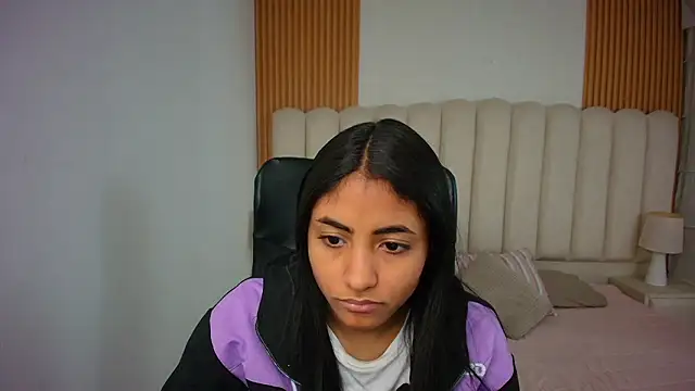 Snapshot of shaneelle chatting on February 2026 03:05:01 AM shaneelle online show from February 2026 03:05:01 AM