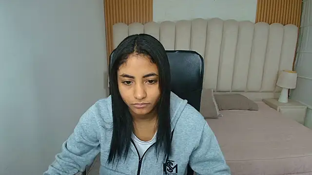 Snapshot of shaneelle chatting on March 2026 03:01:02 AM shaneelle online show from March 2026 03:01:02 AM