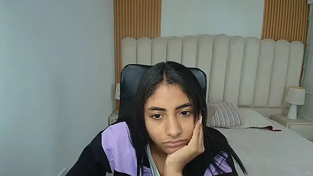 Snapshot of shaneelle chatting on March 2026 03:01:01 AM shaneelle online show from March 2026 03:01:01 AM