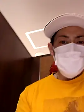 Snapshot of RYOTA8888888888 chatting on January 2025 06:52:02 AM RYOTA8888888888 online show from January 2025 06:52:02 AM