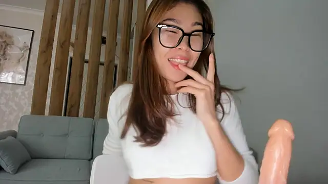 Snapshot of Yukisans chatting on October 2025 06:19:01 AM Yukisans online show from October 2025 06:19:01 AM