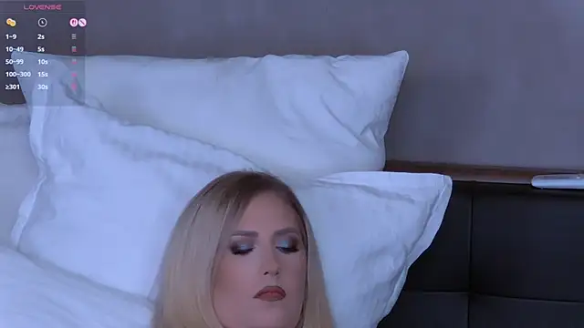 OndinaNoir online show from November 2025 07:01:02 PM