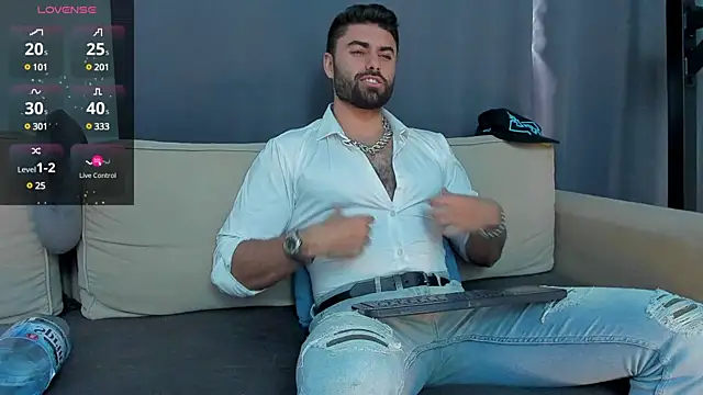 Snapshot of RawAdam chatting on December 2024 09:07:02 AM RawAdam online show from December 2024 09:07:02 AM