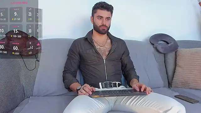 Snapshot of RawAdam chatting on January 2025 07:06:01 AM RawAdam online show from January 2025 07:06:01 AM