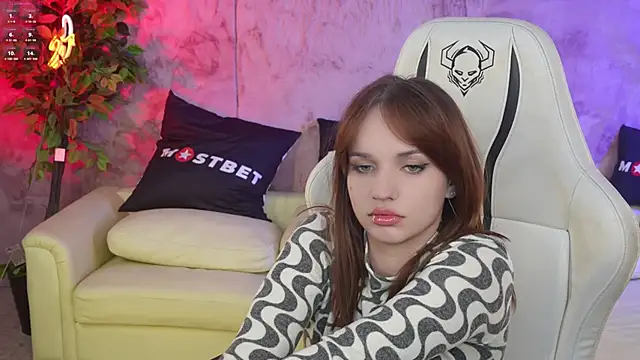 Brendi054 online show from December 2024 07:43:01 PM