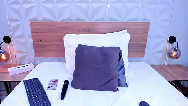 Snapshot of Stacey_white_ chatting on November 2025 08:19:02 PM Stacey white online show from November 2025 08:19:02 PM