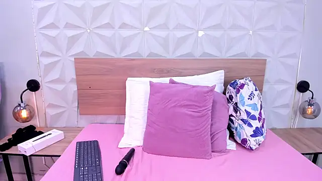 Stacey white  online show from March 2026 07:57:01 PM