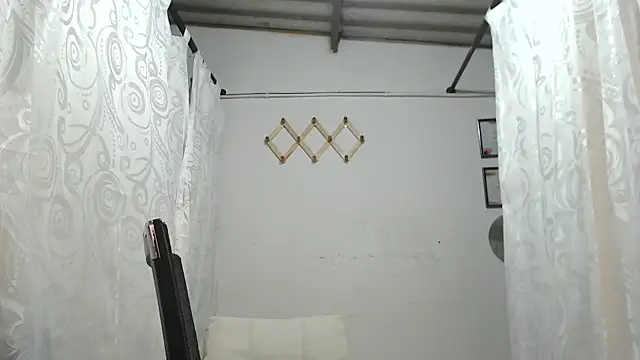 Snapshot of mia_donatto369 chatting on May 2026 01:55:01 AM mia donatto369 online show from May 2026 01:55:01 AM