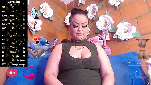 Snapshot of IngritBitch chatting on October 2025 02:09:01 PM IngritBitch online show from October 2025 02:09:01 PM