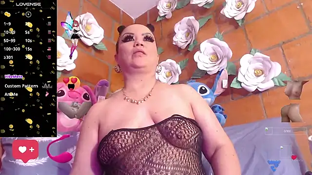 Snapshot of IngritBitch chatting on November 2025 01:53:02 PM IngritBitch online show from November 2025 01:53:02 PM