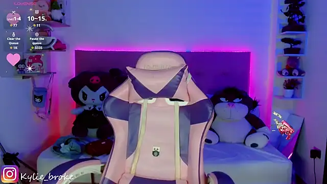 Snapshot of Kylie_brokee chatting on January 2025 09:04:02 PM Kylie brokee online show from January 2025 09:04:02 PM