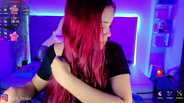 Snapshot of Kylie_brokee chatting on April 2026 11:05:02 PM Kylie brokee online show from April 2026 11:05:02 PM