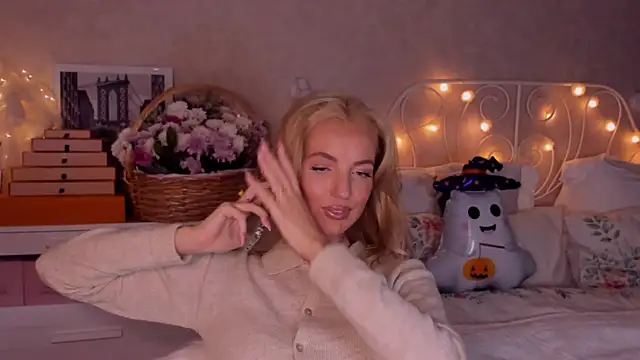 aestetick online show from October 2025 03:46:02 PM