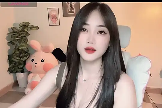 Snapshot of _Aimy_ chatting on November 2025 05:24:01 PM Aimy online show from November 2025 05:24:01 PM