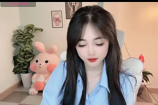 Snapshot of _Aimy_ chatting on November 2025 04:10:02 AM Aimy online show from November 2025 04:10:02 AM