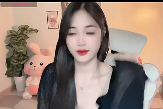 Snapshot of _Aimy_ chatting on November 2025 05:28:02 PM Aimy online show from November 2025 05:28:02 PM