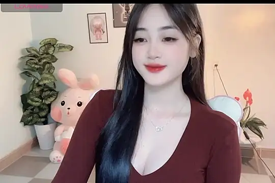 Snapshot of _Aimy_ chatting on November 2025 03:38:01 AM Aimy online show from November 2025 03:38:01 AM