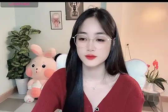 Snapshot of _Aimy_ chatting on November 2025 06:35:02 AM Aimy online show from November 2025 06:35:02 AM