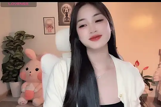 Snapshot of _Aimy_ chatting on December 2025 08:02:01 PM Aimy online show from December 2025 08:02:01 PM