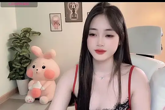 Snapshot of _Aimy_ chatting on December 2025 08:07:02 AM Aimy online show from December 2025 08:07:02 AM