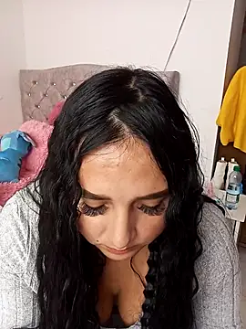 Juanamd1 online show from December 2025 02:35:02 PM