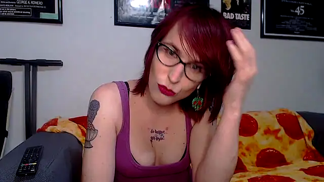 Snapshot of RyffBurnz chatting on April 2026 12:21:02 AM RyffBurnz online show from April 2026 12:21:02 AM