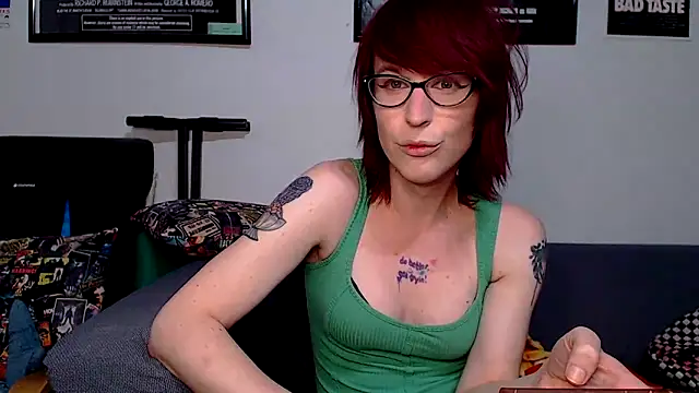 Snapshot of RyffBurnz chatting on April 2026 01:18:01 AM RyffBurnz online show from April 2026 01:18:01 AM