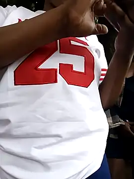 Snapshot of Broan_me chatting on January 2026 06:05:01 AM Broan me online show from January 2026 06:05:01 AM