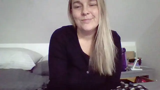 Snapshot of scrummymummy2 chatting on January 2026 09:51:02 PM scrummymummy2 online show from January 2026 09:51:02 PM