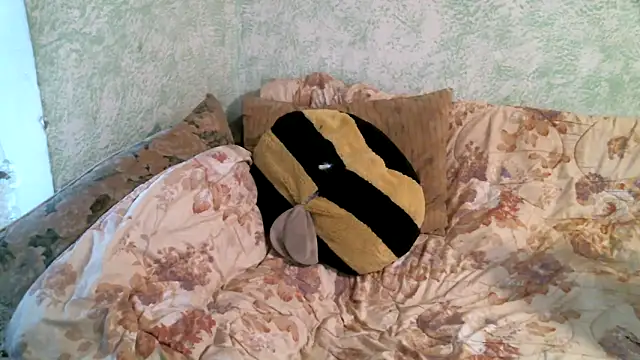 Snapshot of DennisXCaroll chatting on April 2026 07:20:02 AM DennisXCaroll online show from April 2026 07:20:02 AM