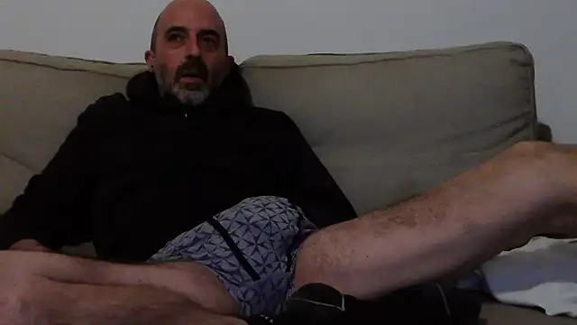 newsimo74 online show from December 2024 06:33:01 PM