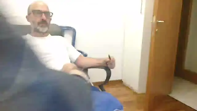 newsimo74 online show from October 2025 04:33:01 AM