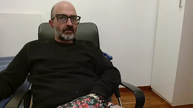 newsimo74 online show from November 2025 07:13:02 PM