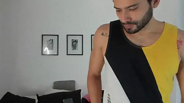 Snapshot of Dereck_vega chatting on September 2025 10:58:02 PM Dereck vega online show from September 2025 10:58:02 PM