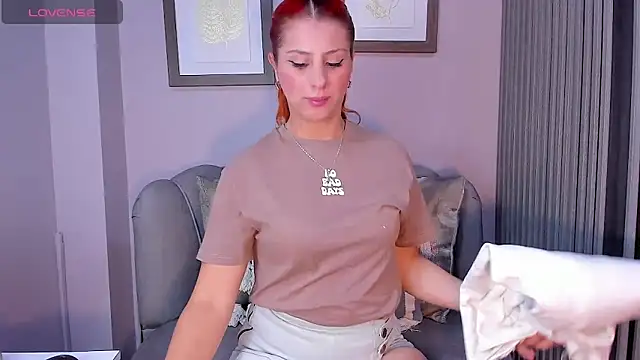 Nahiajhonson  online show from February 2025 12:22:01 PM