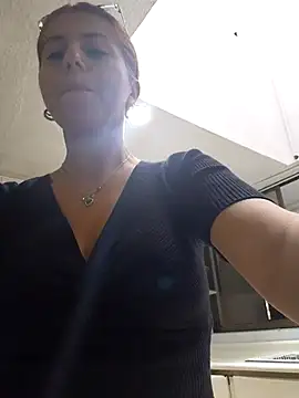 Nahiajhonson  online show from April 2026 12:27:01 PM