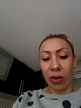 coral smitth online show from February 2025 06:55:01 PM